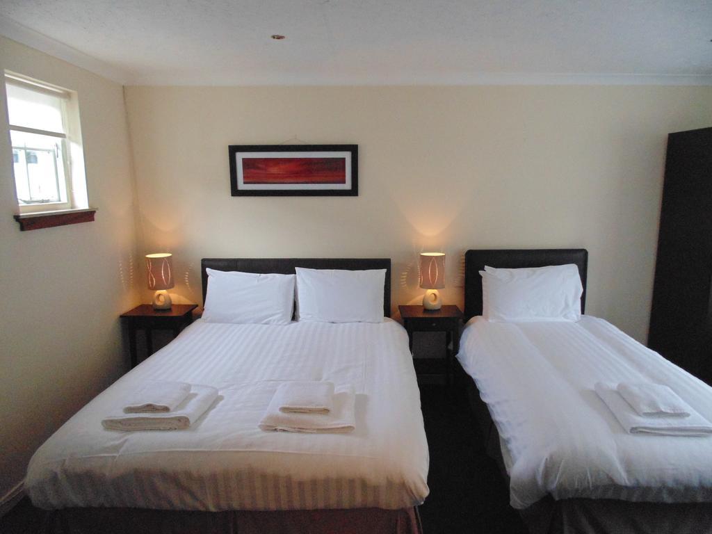 אדינבורו Cedar Inn מראה חיצוני תמונה