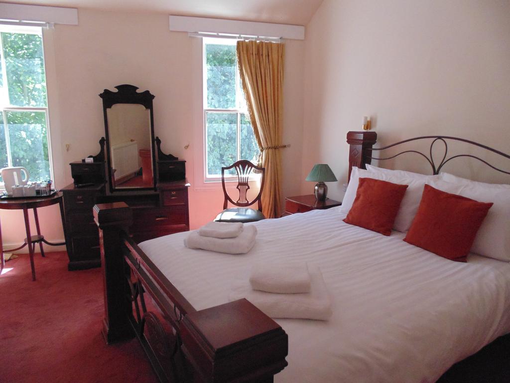 אדינבורו Cedar Inn מראה חיצוני תמונה