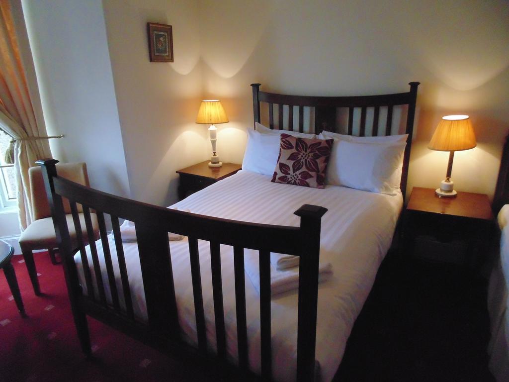 אדינבורו Cedar Inn מראה חיצוני תמונה