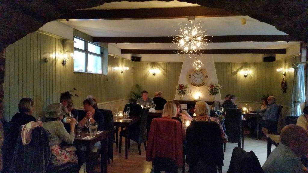 אדינבורו Cedar Inn מראה חיצוני תמונה