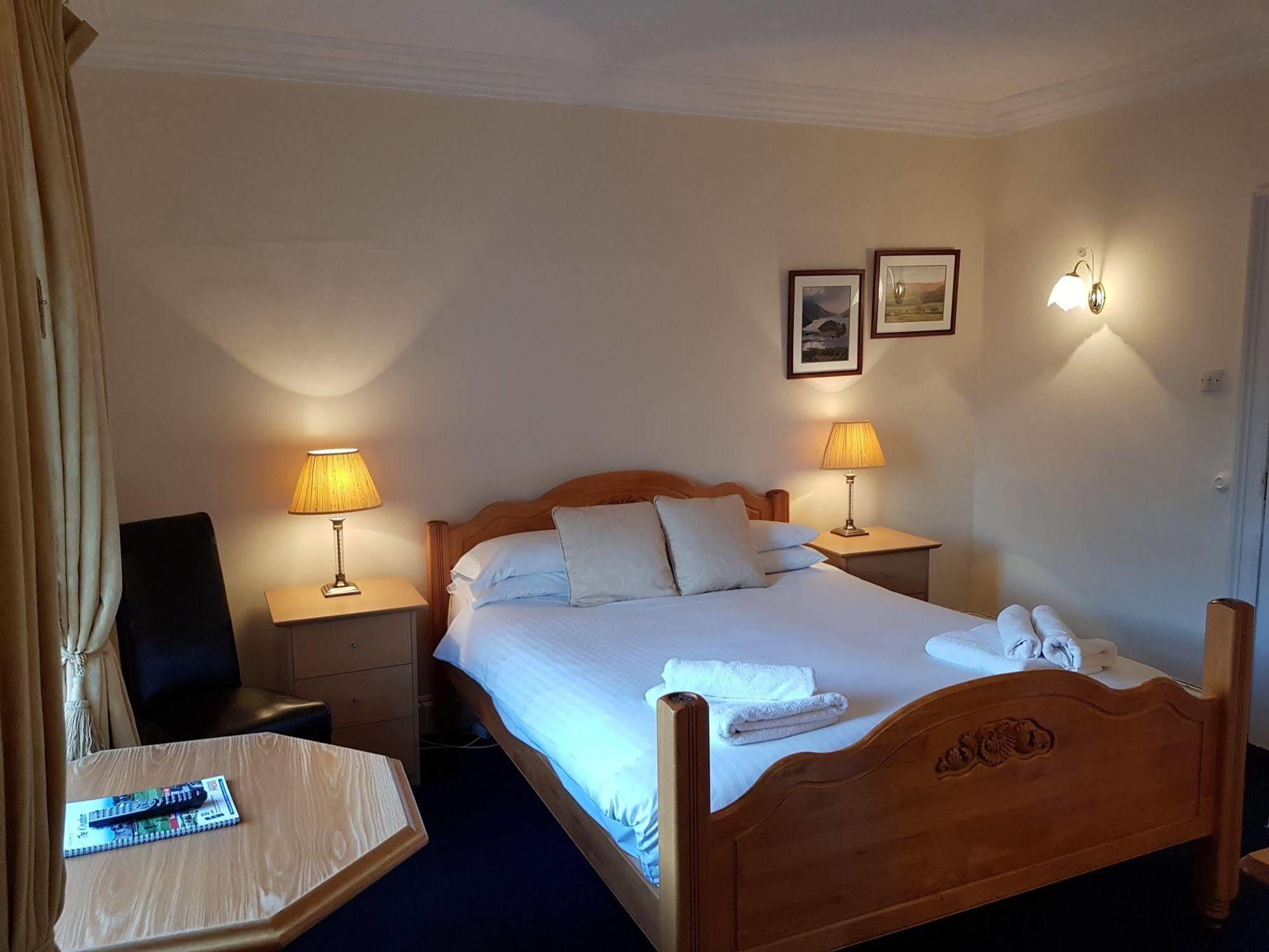 אדינבורו Cedar Inn מראה חיצוני תמונה