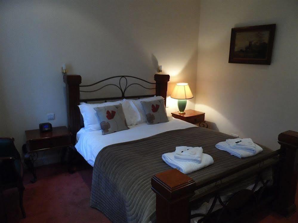 אדינבורו Cedar Inn מראה חיצוני תמונה